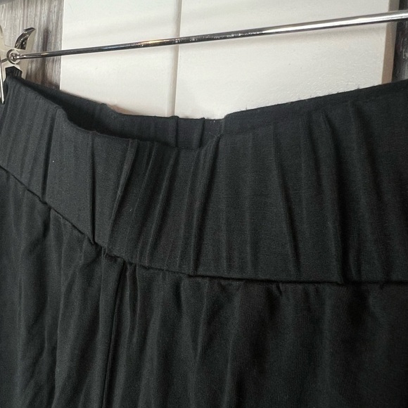 D11.15 Citrus Lounge Shorts inseam 3” and rise 10.5” - Picture 2 of 4